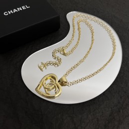 CHANEL NECKLACES A252