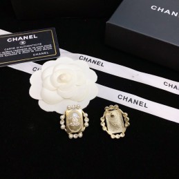 CHANEL EARRINGS A547