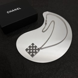 CHANEL NECKLACES A290