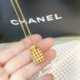 CHANEL NECKLACES A302