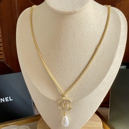 CHANEL NECKLACES A303