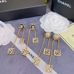 CHANEL EARRINGS A550