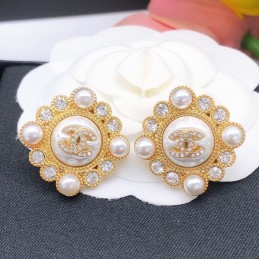 CHANEL EARRINGS A556