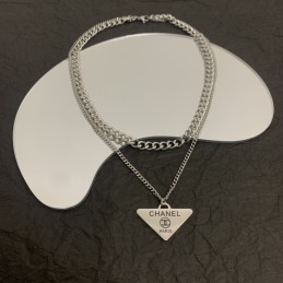 CHANEL NECKLACES A339