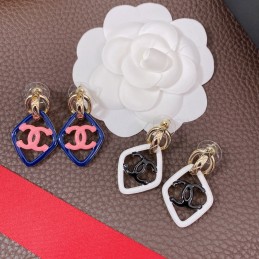 CHANEL EARRINGS A559