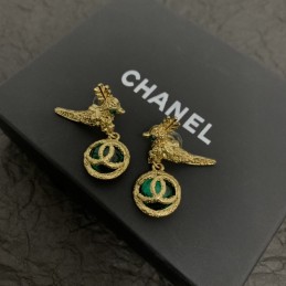 CHANEL EARRINGS A561