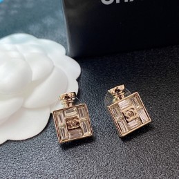 CHANEL EARRINGS A562