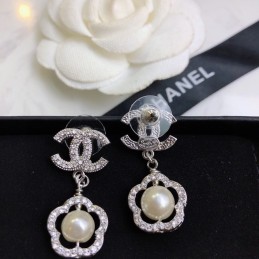 CHANEL EARRINGS A568