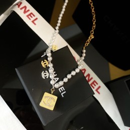 CHANEL NECKLECES A392