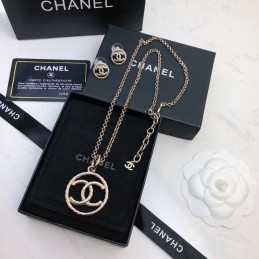 CHANEL NECKLECES A437