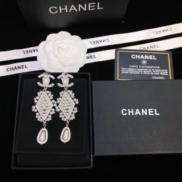 CHANEL EARRINGS A582