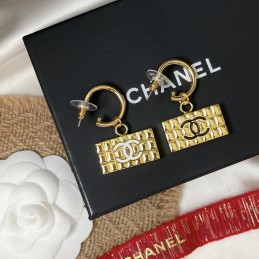 CHANEL EARRINGS A595