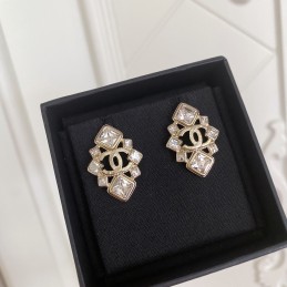 CHANEL EARRINGS A605