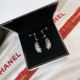 CHANEL EARRINGS A614