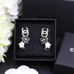 CHANEL EARRINGS A618