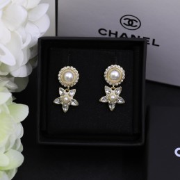 CHANEL EARRINGS A620