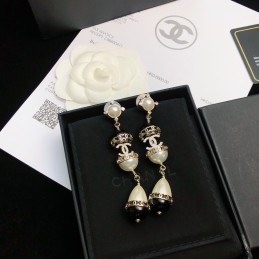 CHANEL EARRINGS A623