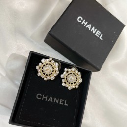 CHANEL EARRINGS A625