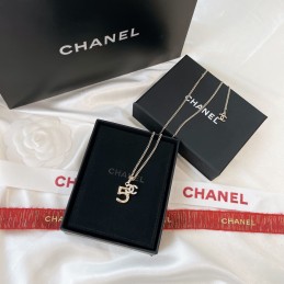 CHANEL NECKLECES A470