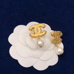 CHANEL EARRINGS A636