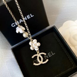 CHANEL NECKLECES A489