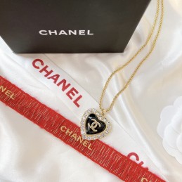 CHANEL NECKLECES A495