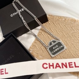 CHANEL NECKLECES A505