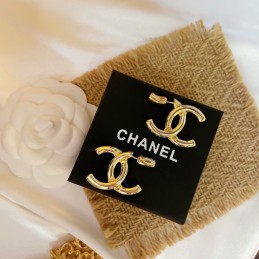 CHANEL EARRINGS A655