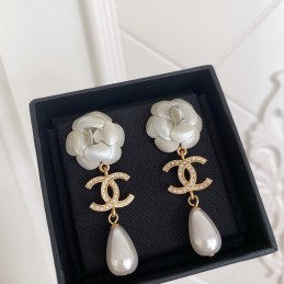 CHANEL EARRINGS A657