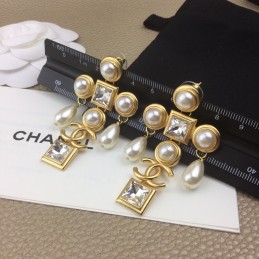 CHANEL EARRINGS A682