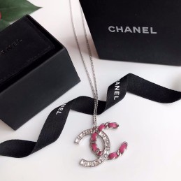 CHANEL NECKLECES A520