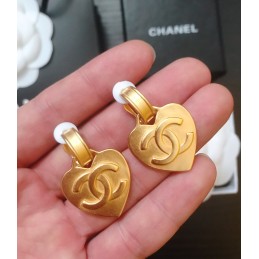 CHANEL EARRINGS A698