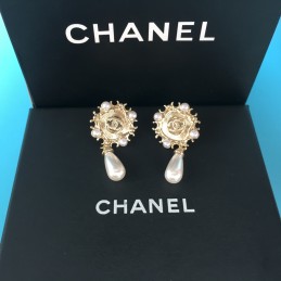 CHANEL EARRINGS A702