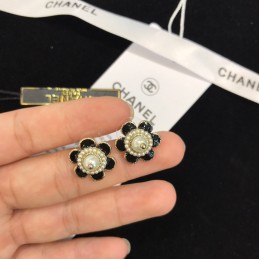 CHANEL EARRINGS A740