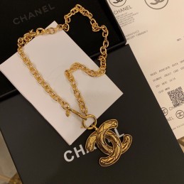 CHANEL NECKLECES A537