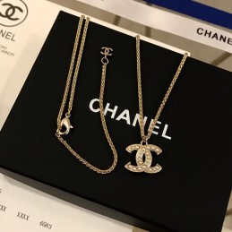 CHANEL NECKLECES A542