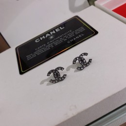 CHANEL EARRINGS A818