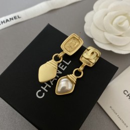 CHANEL EARRINGS A847