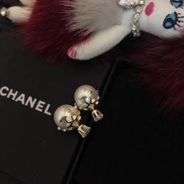 CHANEL EARRINGS A887