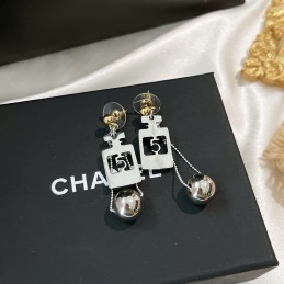 CHANEL EARRINGS A914