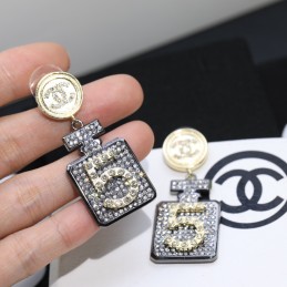 CHANEL EARRINGS A915