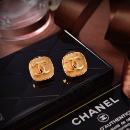 CHANEL EARRINGS A927