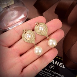 CHANEL EARRINGS A930