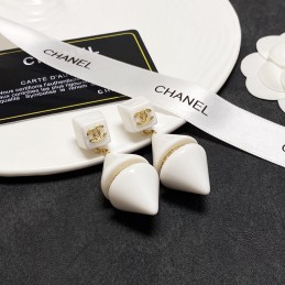 CHANEL EARRINGS A935