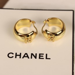 CHANEL EARRINGS A944