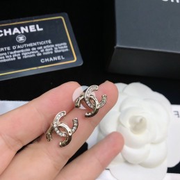 CHANEL EARRINGS A945