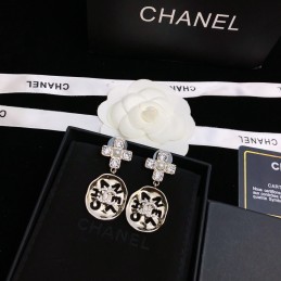 CHANEL EARRINGS A947