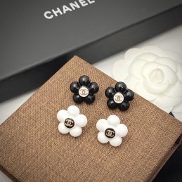 CHANEL EARRINGS A954