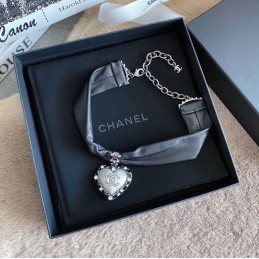 CHANEL NECKLECES A568