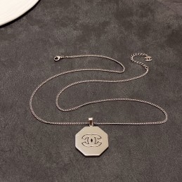 CHANEL NECKLECES A588